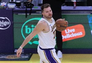 东契奇：我对于湖人来说还是新人 我得多发声&amp;努力做好球队领袖