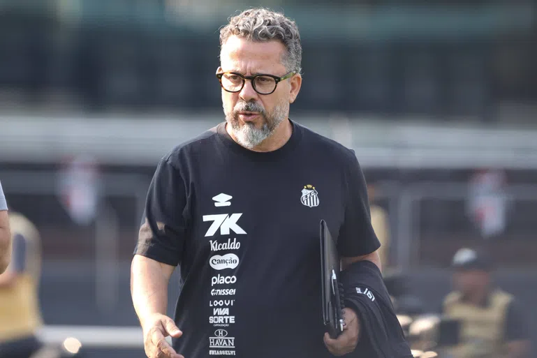 巴甲教练平均任期仅6个月，本赛季20轮战罢已有14人下课