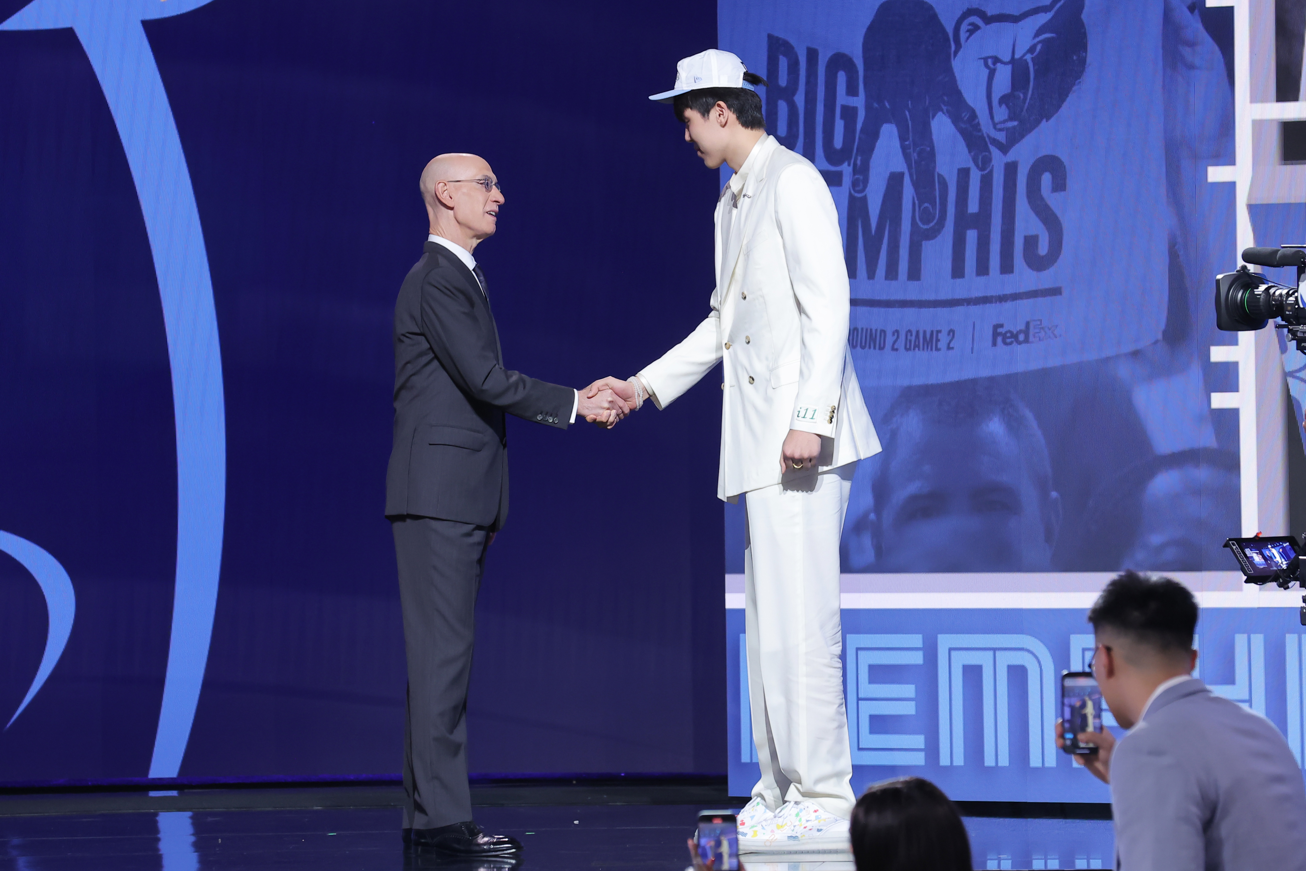 开云足球-杨瀚森：团队在灰熊完成交易后陆续收到祝福，但自己一直蒙在鼓里